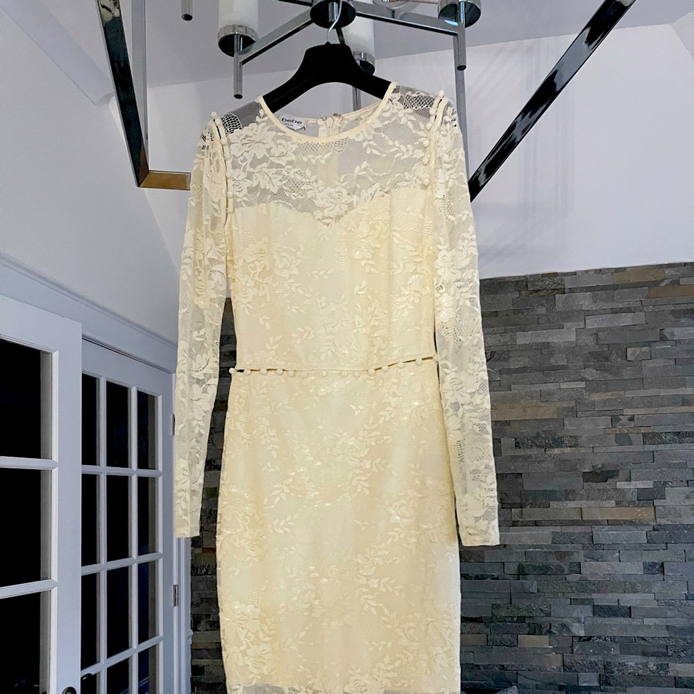 Gorgeous lace cream Marciano dress